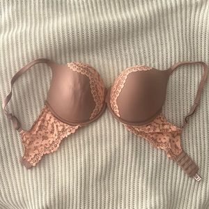 Victoria’s Secret Body by Victoria perfect shape bra